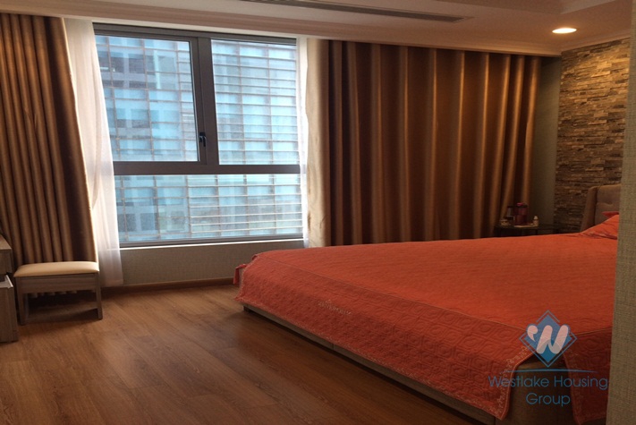 Furnished 2-bedroom apartment in Vinhomes Nguyen Chi Thanh